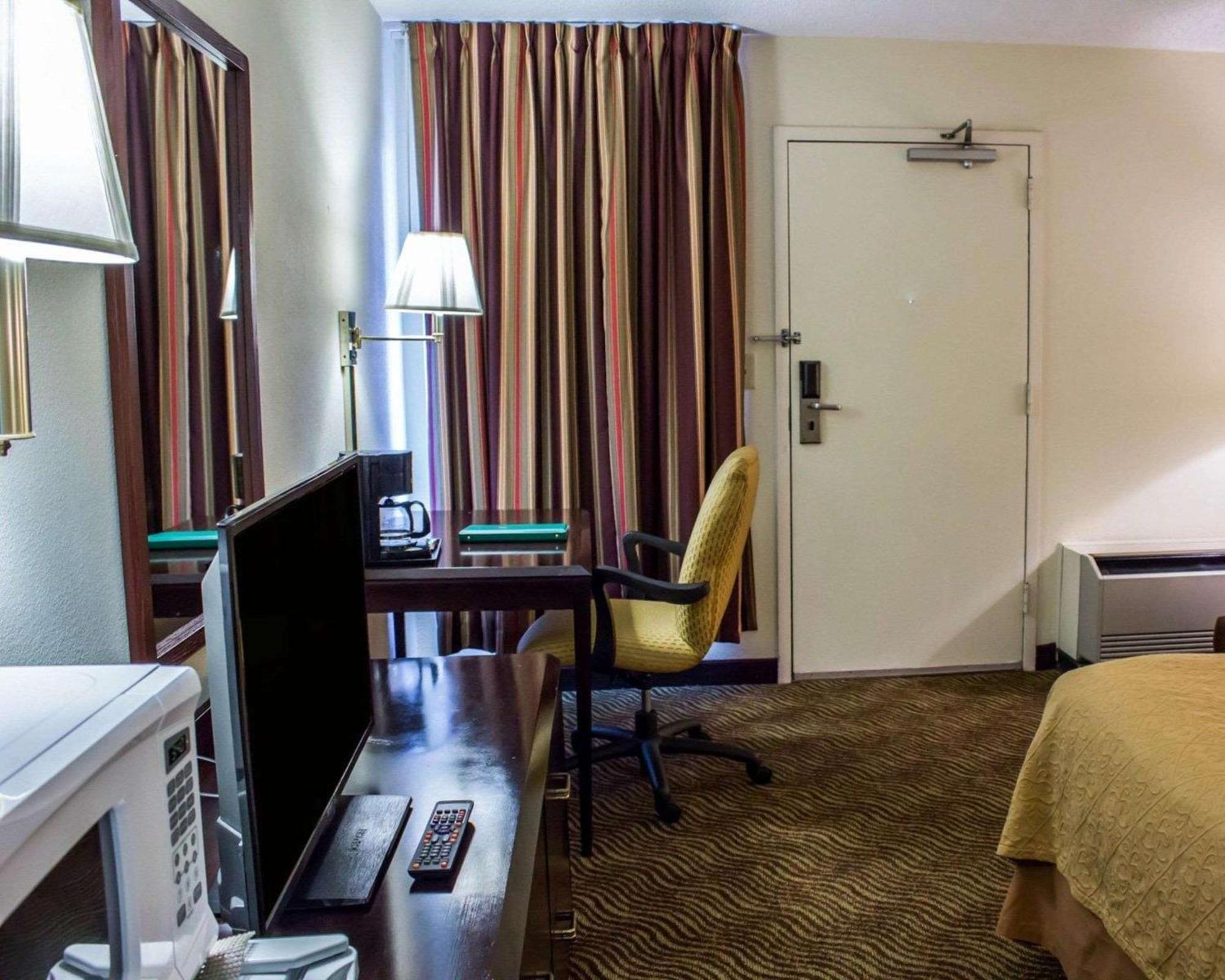 Quality Inn Rocky Mount Eksteriør bilde